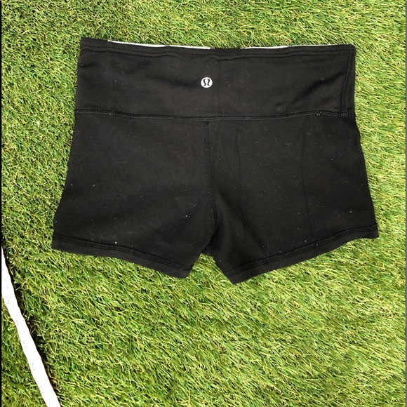 Lululemon Reversible Shorts - Picture 3 of 7